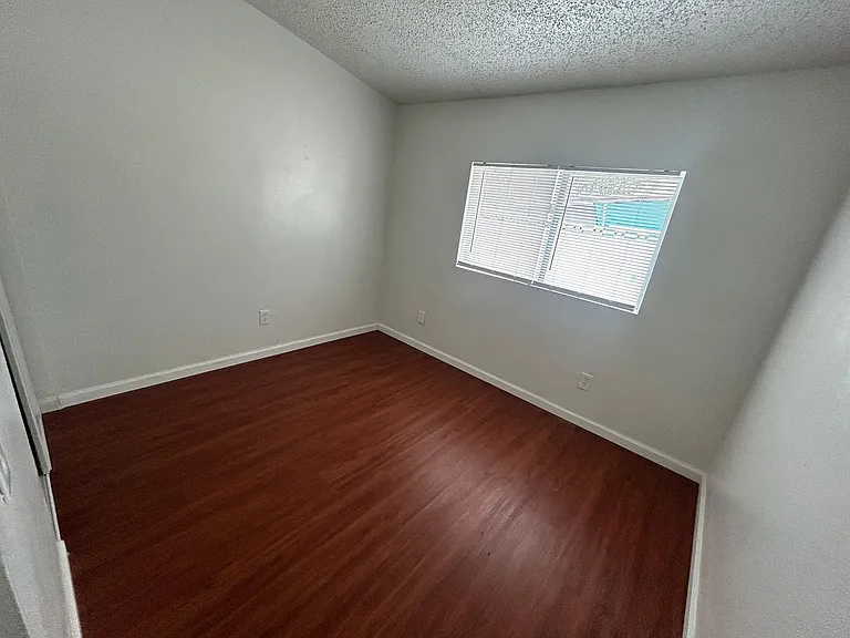 1405 E McWilliams Ave — Photo 12