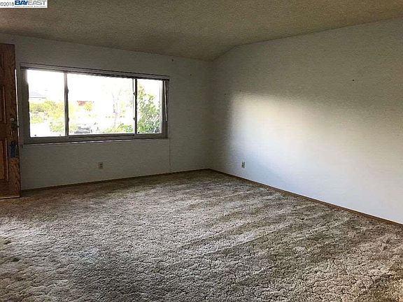 5th image of 1682 Fawn Ct