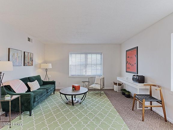 2nd image of 258 El Conquistador Pl