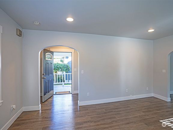 4th image of 1731 S Oakes Street