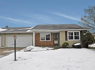 1828 Stonehedge Ln, South Bend, IN