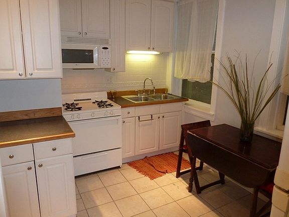 4th image of 3638 N Pine Grove Ave APT 1E