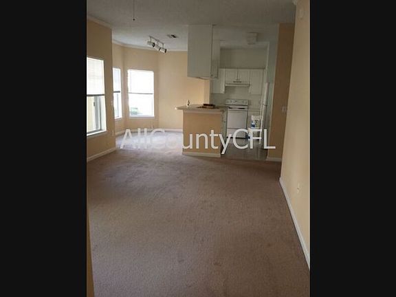 3rd image of 1015 Arbor Lakes Cir