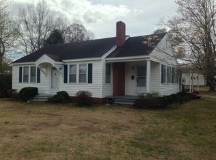 313 Station St, Mount Olive, NC 28365