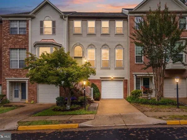 47642 Sandbank Sq, Sterling, VA 20165