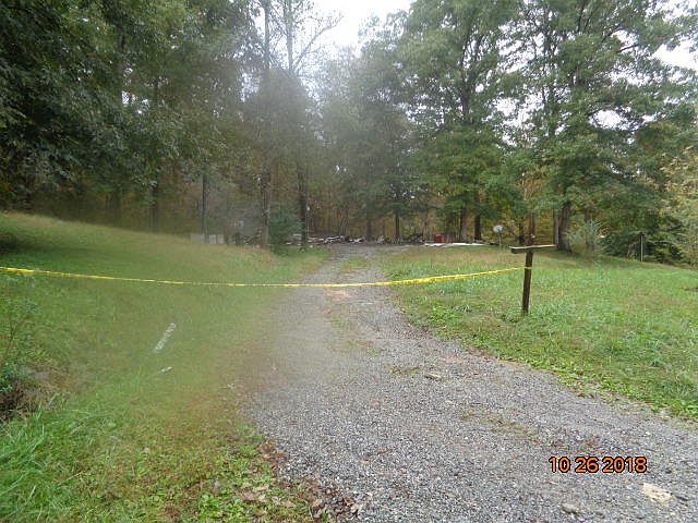 2nd image of 500 Lick Creek Rd