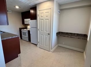 1832 Knox St #11, Lincoln, NE 68521