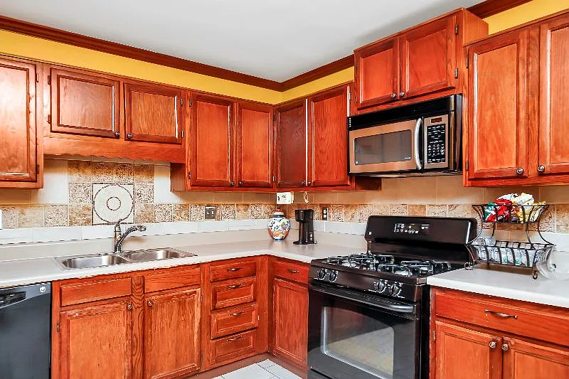 Saybrook Cir NW