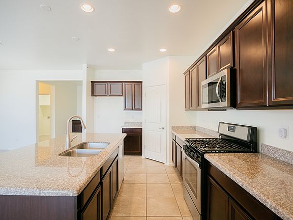 4th image of 11042 S 175th Ln