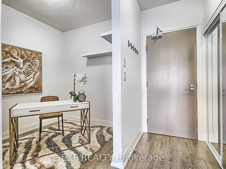 7167 Yonge St #523 — Photo 6