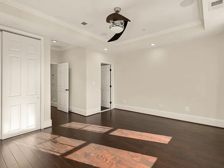 1609 Levis St NE — Photo 39