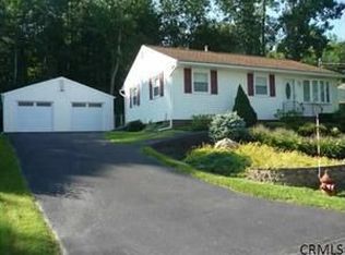 17 Martin Ln, Troy, NY 12182