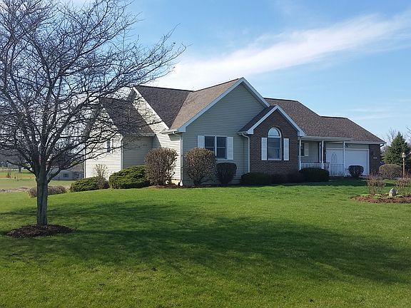 3rd image of 1927 N Arthur Dr