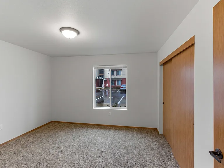 Oak Springs Apartments — Photo 43