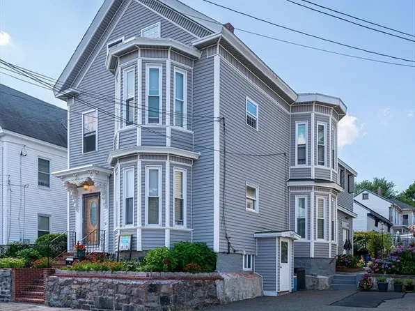 61 Butterfield St, Lowell, MA 01854
