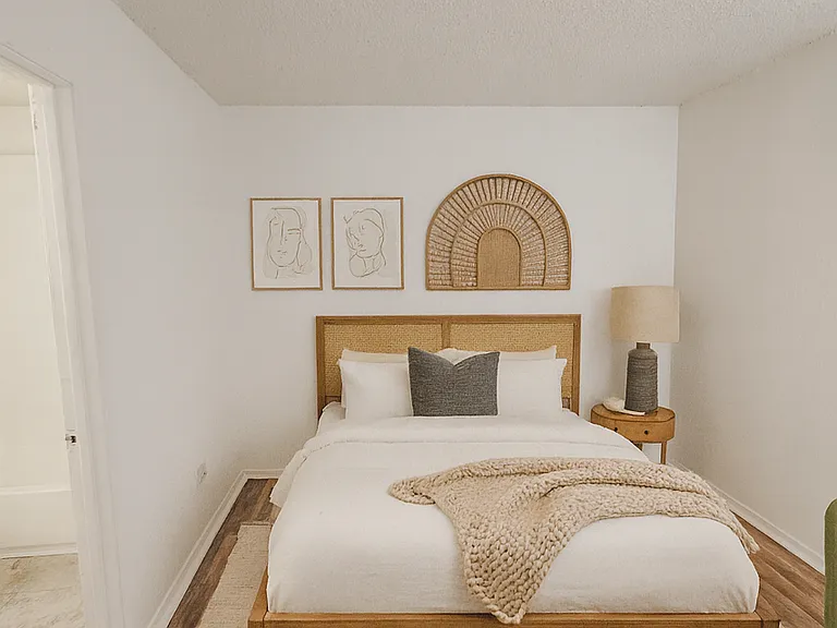 9813 Walnut St #302 — Photo 7
