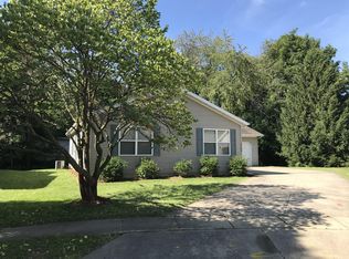 1703 Willow Ct, Urbana, IL 61801