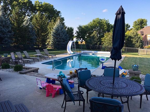 2nd image of 541 Baywood Ct