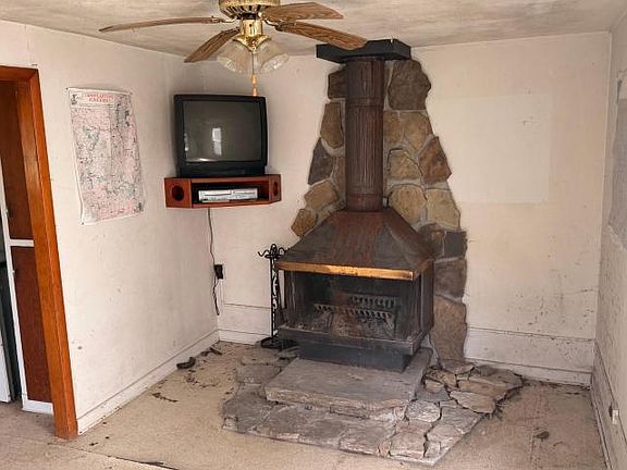 3rd image of 650 W Main St