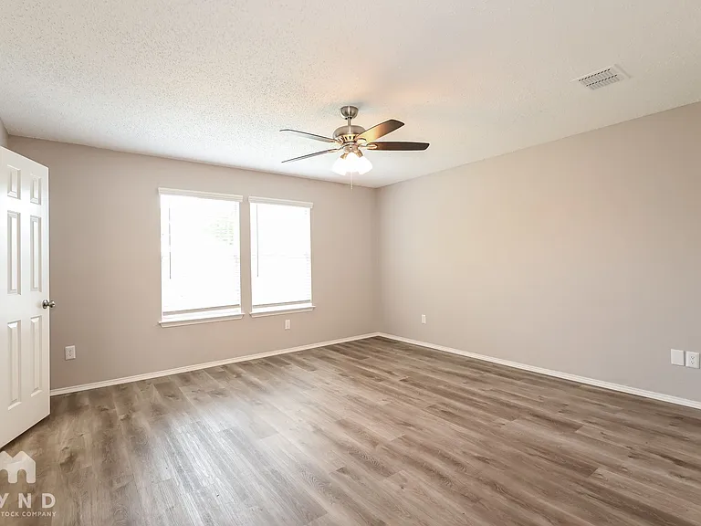 1120 Singletree Dr — Photo 11