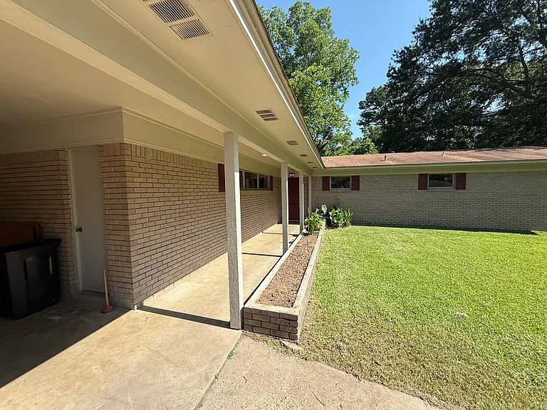 Arnold Dr — Photo 14