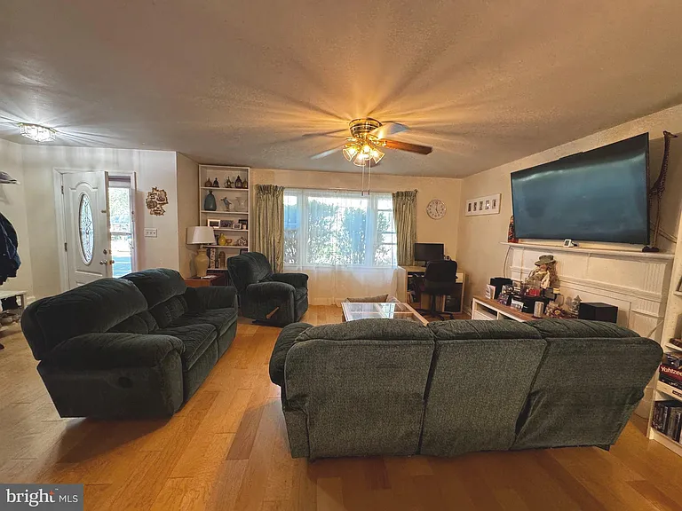 3300 N Harrison St — Photo 5