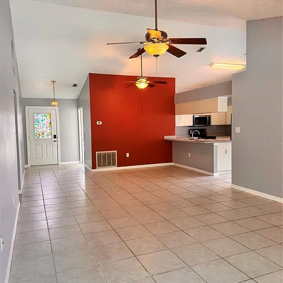 2070 Sarah Louise Dr — Photo 6