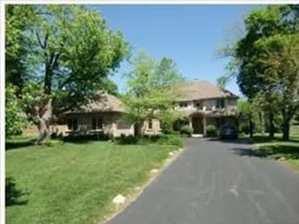 2820 Weller Ln, Northbrook, IL 60062