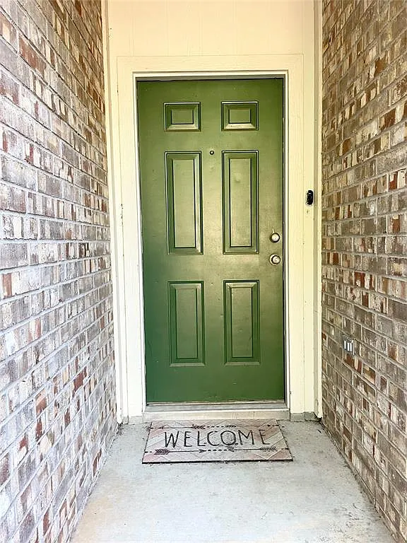 3 bed, 2.0 bath, 1229 sqft, $1,800 — Photo 3