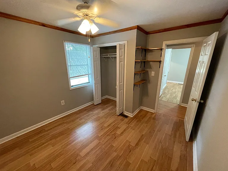 552 Pulaski St — Photo 42
