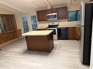 335 Red Hill Rd, Glendale, OR 97442