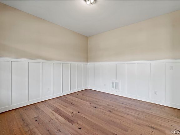 3rd image of 9624 Seven Sisters Dr
