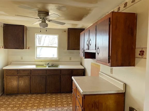 4th image of 186 Garrett Ln