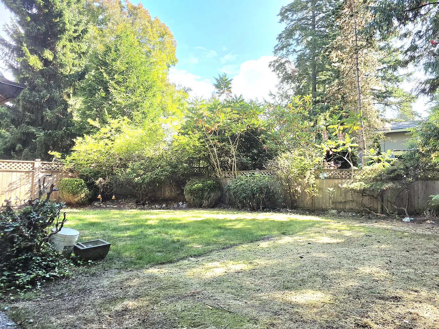 4 bed, 2.5 bath, 2200 sqft, $4,000 — Photo 4
