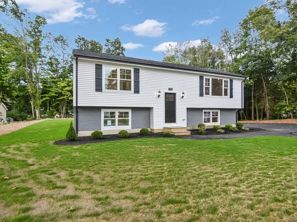 176 Shores St, Taunton, MA 02780