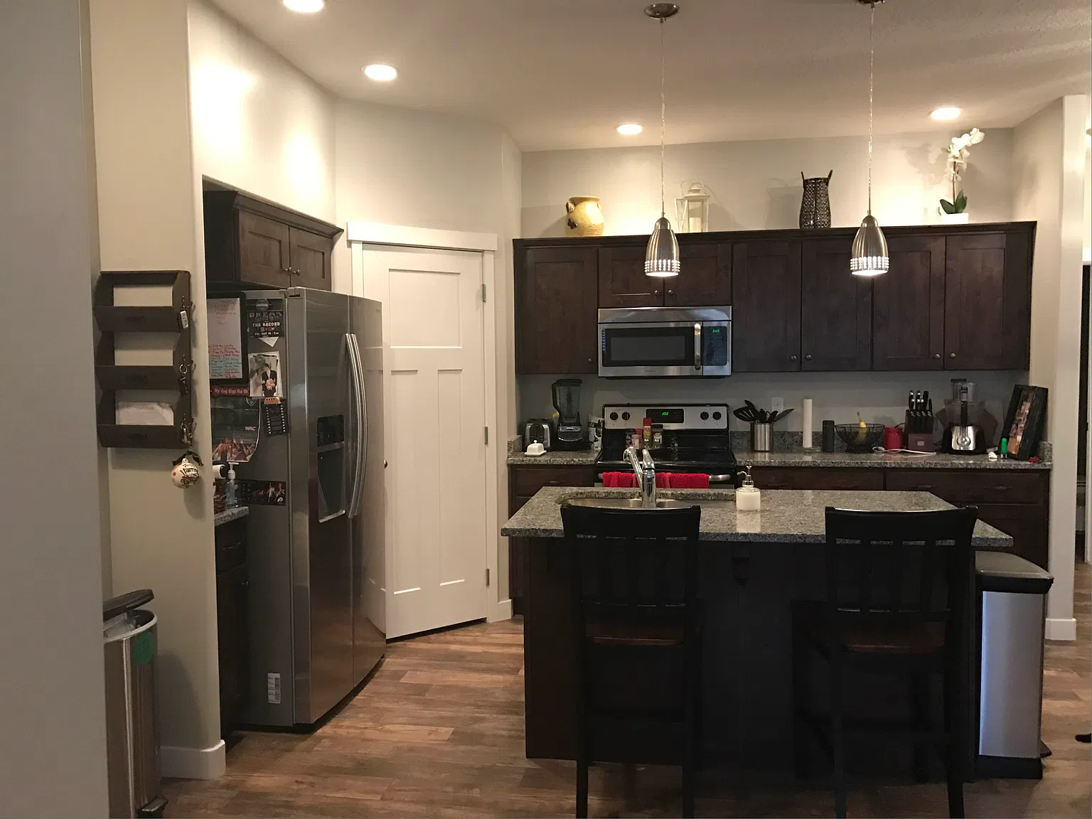 4 bed, 2500 sqft, $650 — Photo 3