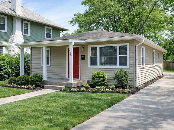 3rd image of 4249 Rookwood Ave