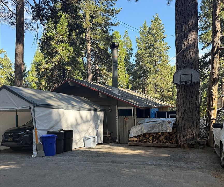 1st image of 31861 Hollow Way