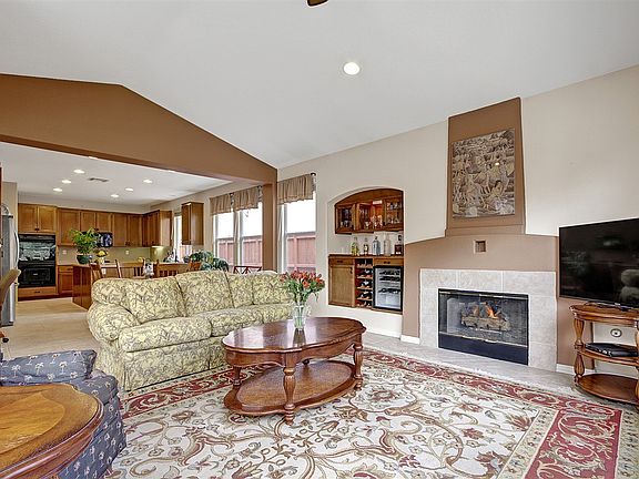 2nd image of 631 Lancashire Pl
