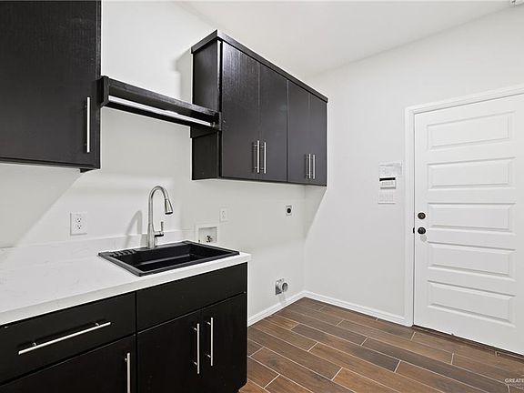 5th image of 529 Candela St