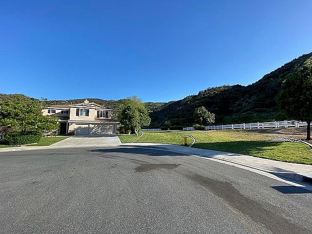 2nd image of 33398 Cameo Ln