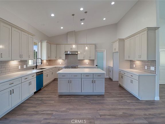 3rd image of 14785 Tiger Tail Rd