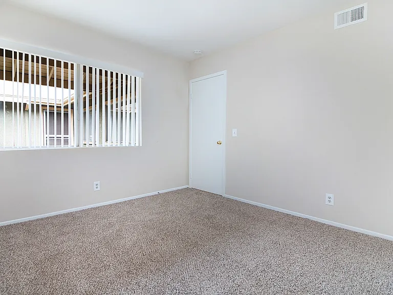 Los Timbres Street Duplex — Photo 13