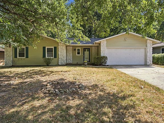 2nd image of 3012 W Countryside Drive