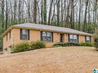 1037 Mountain Oaks Dr, Birmingham, AL 35226