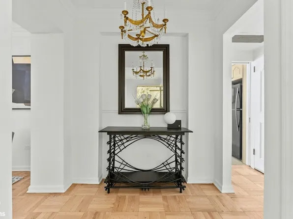 169 East 69th Street image 11 of 17