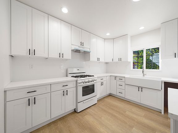 5th image of 550 N Holliston Ave