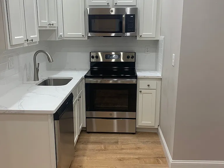 77 Mason Terrace — Photo 20