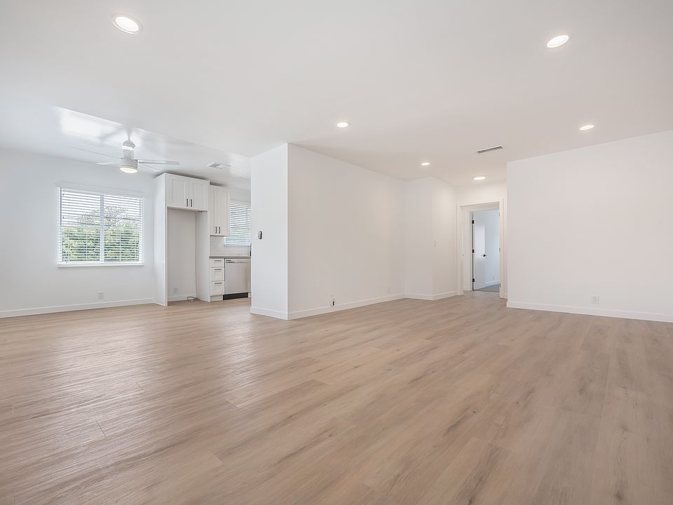 1st image of 3201 S Barrington Ave #2F