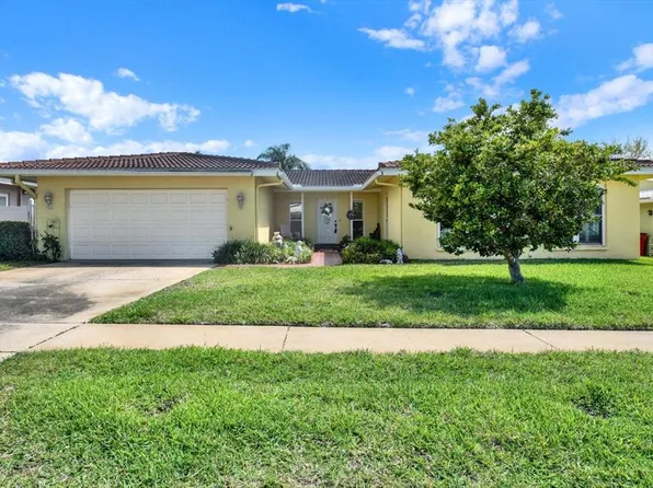 14420 Passage Way, Seminole, FL 33776